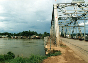 Brücke über den Mä Nam Tapi